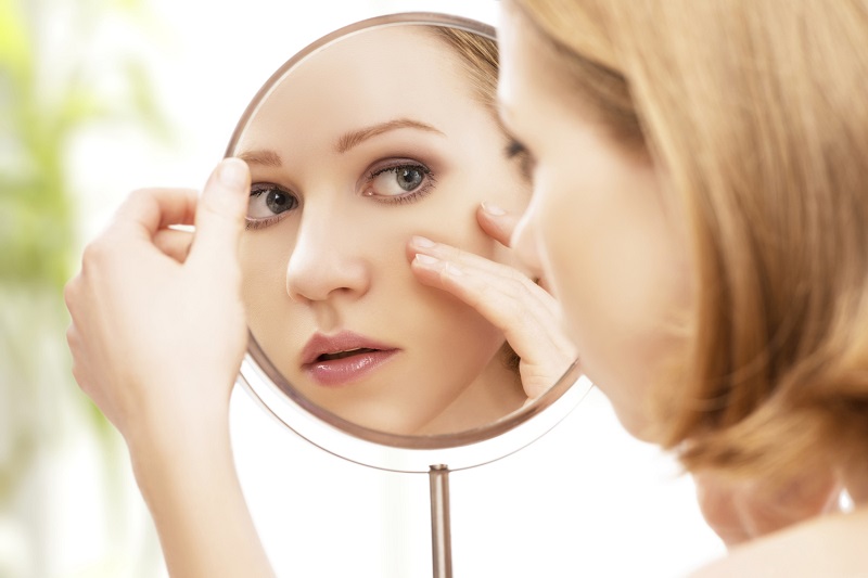 Các dưỡng chất trong trà xanh giúp cho làn da luôn được chắc khỏe vì được nuôi dưỡng từ bên trong