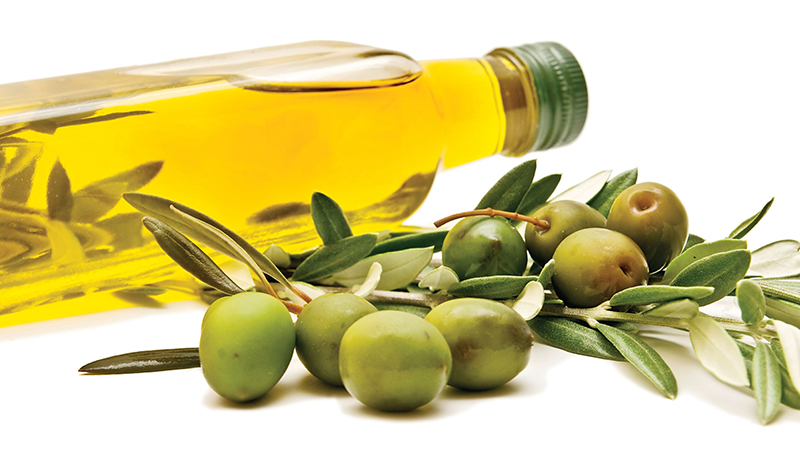 Đắp mặt nạ trà xanh với dầu oliu