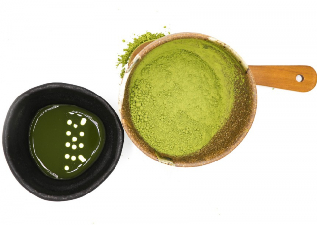 bột matcha làm nước hoa hồng